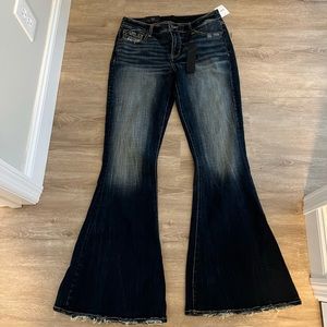 NWOT Buckle Black Super Flare
